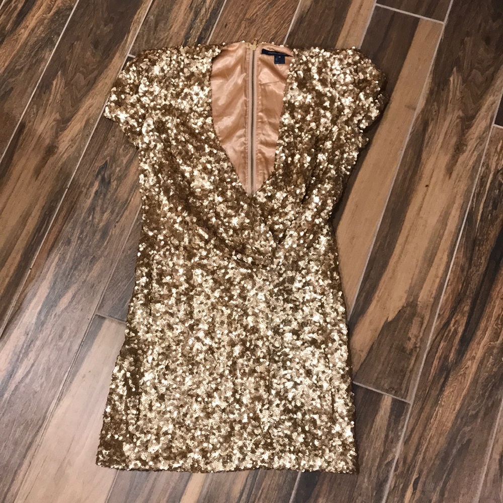 Beautiful gold sequin dress